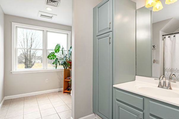 Bathroom, Interior, Recessed Lighting