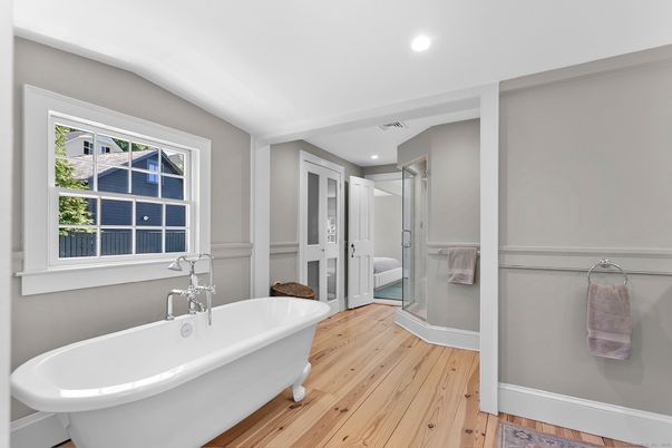 Bathroom, Free Standing Baths, Interior, Recessed Lighting, Wood Texture Flooring