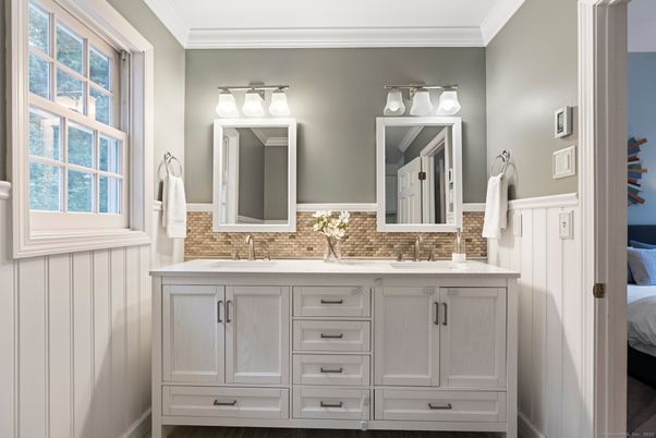 Bathroom, Dual Sink Vanities, Interior