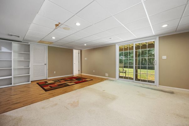 Empty room, Fitness Equipment, Interior, Recessed Lighting, Wood Texture Flooring
