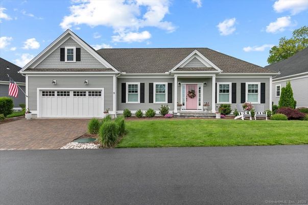 Attached, Exterior, Facade, Ranch