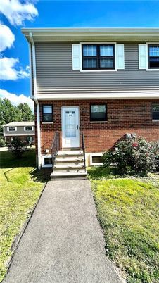 Exterior, Facade, Brick Facade, Rowhouse