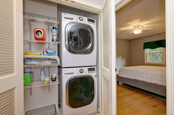Interior, Utility Closets, Washer, Wood Texture Flooring
