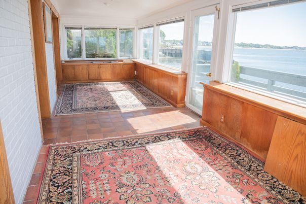 Interior, Sun Room, Water