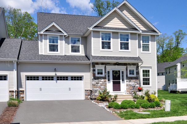 Attached, Exterior, Facade, Farmhouse