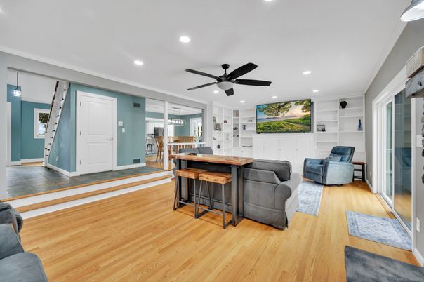 Interior, Recessed Lighting, Wood Texture Flooring