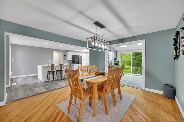 Dining room, Interior, Kitchen, Pendant Lights, Recessed Lighting, Wood Texture Flooring