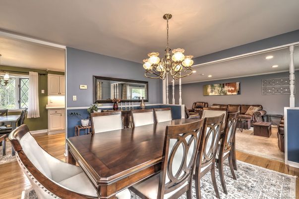 Chandelier, Dining room, Interior, Recessed Lighting, Wood Texture Flooring