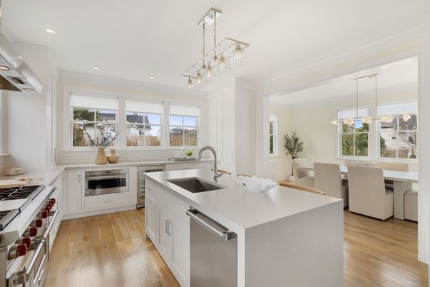 Dining room, Interior, Kitchen, Pendant Lights, Recessed Lighting, Stainless Steel Appliances, Wood Texture Flooring