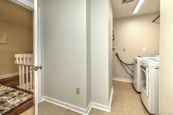 Interior, Washer, Wood Texture Flooring
