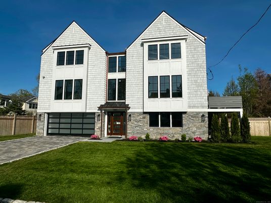 Attached, Exterior, Facade, Rowhouse