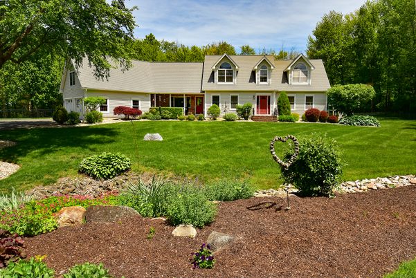 Backyard, Exterior, Facade, Cape Cod