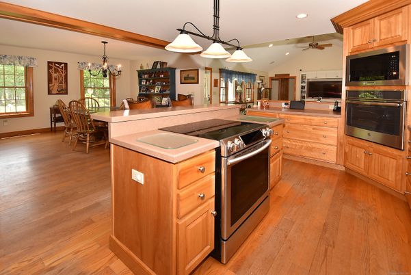Chandelier, Dining room, Interior, Kitchen, Pendant Lights, Recessed Lighting, Wood Texture Flooring