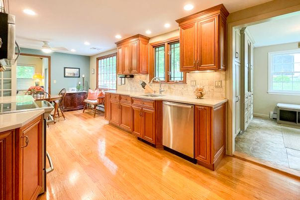 Dining room, Interior, Kitchen, Recessed Lighting, Wood Texture Flooring