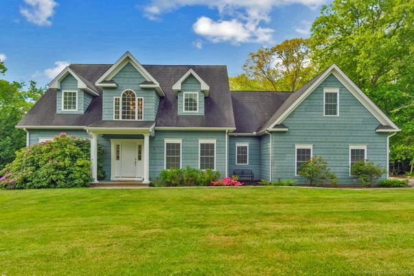 Exterior, Facade, Farmhouse