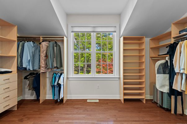 Interior, Walk-in Closets, Wood Texture Flooring