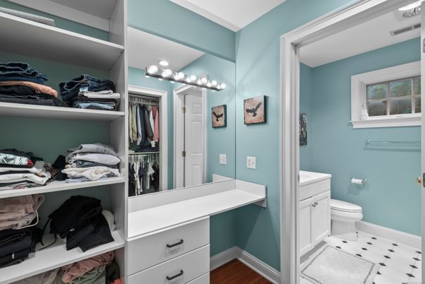 Bathroom, Interior, Walk-in Closets, Wood Texture Flooring
