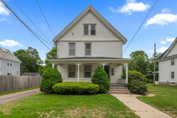 Exterior, Facade, Queen Anne Victorian