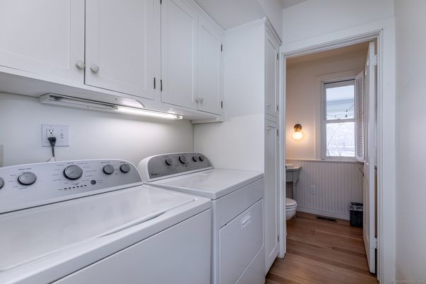 Interior, Utility Closets, Washer, Wood Texture Flooring