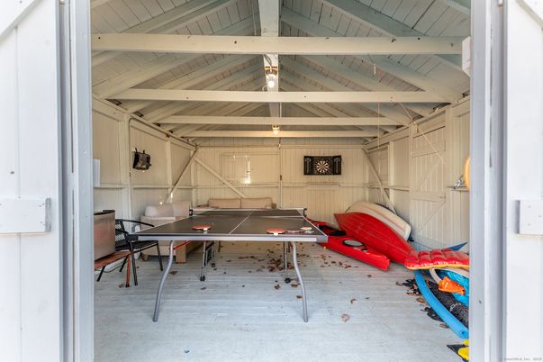 Game Room, Interior