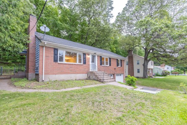 Backyard, Exterior, Facade, Brick Facade, Cape Cod