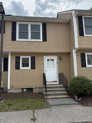 Exterior, Facade, Rowhouse