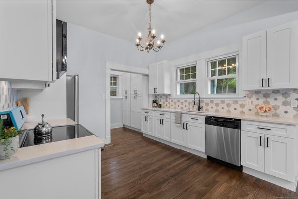 Chandelier, Interior, Kitchen, Stainless Steel Appliances, Wood Texture Flooring