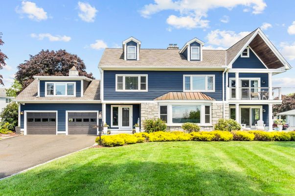 Attached, Exterior, Facade, Farmhouse