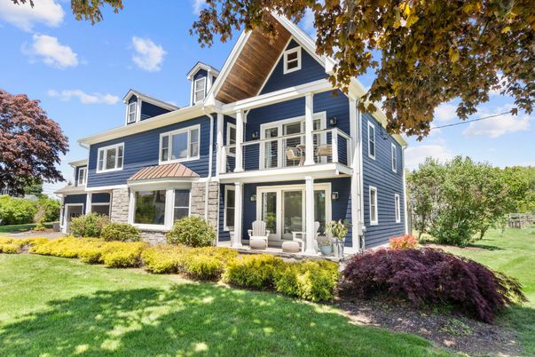 Exterior, Facade, Queen Anne Victorian