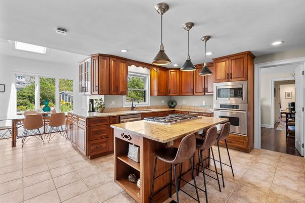 Dining room, Interior, Kitchen, Pendant Lights, Recessed Lighting, Stainless Steel Appliances