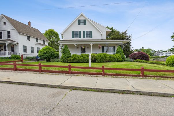 Backyard, Exterior, Facade, Farmhouse