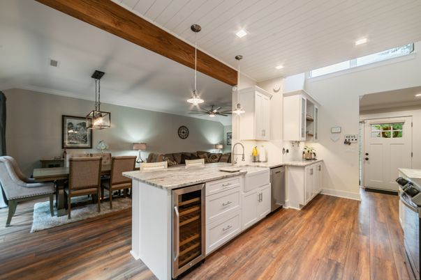 Dining room, Interior, Kitchen, Pendant Lights, Recessed Lighting, Wood Texture Flooring