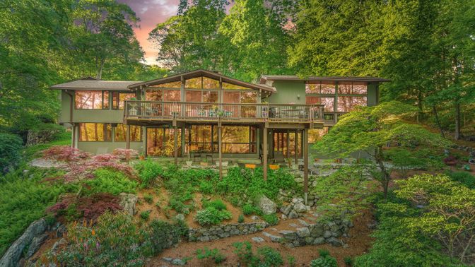 Backyard, Exterior, Facade, Log Home