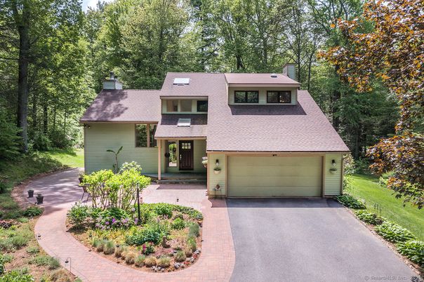 Attached, Exterior, Facade, Raised Ranch