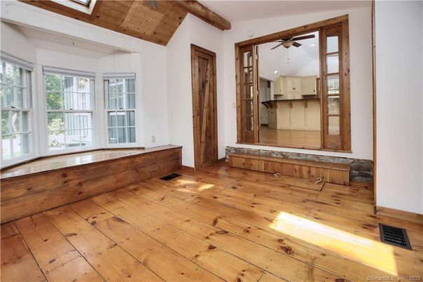 Empty room, Interior, Recessed Lighting, Wooden Beams, Wood Texture Flooring