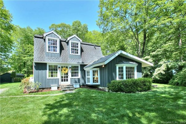 Exterior, Facade, Cape Cod