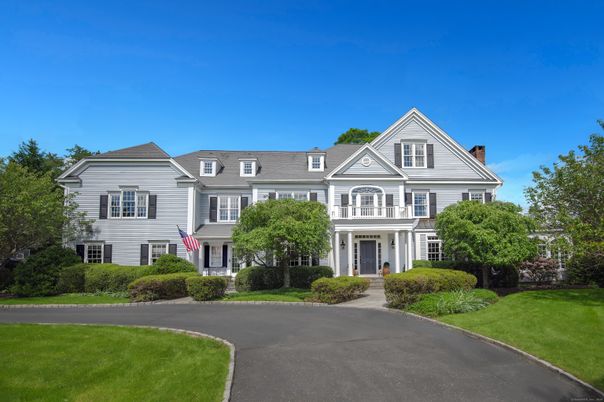 Exterior, Facade, Farmhouse