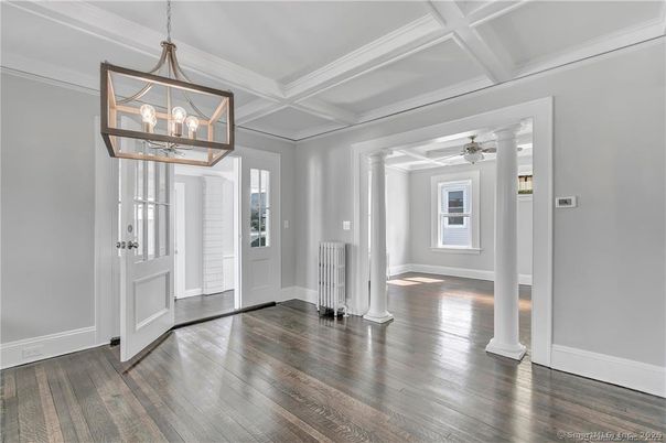 Empty room, Interior, Pendant Lights, Wood Texture Flooring