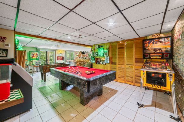 Billiard Table, Game Room, Interior, Recessed Lighting