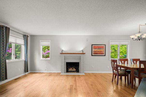 Chandelier, Dining room, Fireplace, Interior, Wood Texture Flooring