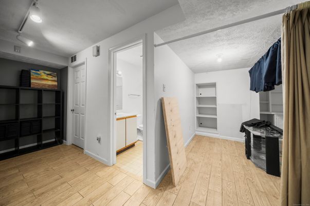 Interior, Walk-in Closets, Wood Texture Flooring