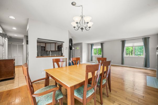 Chandelier, Dining room, Interior, Recessed Lighting, Wood Texture Flooring