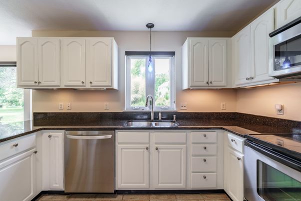 Interior, Kitchen, Pendant Lights, Stainless Steel Appliances