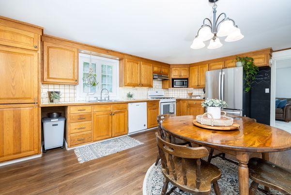 Chandelier, Dining room, Interior, Kitchen, Wood Texture Flooring