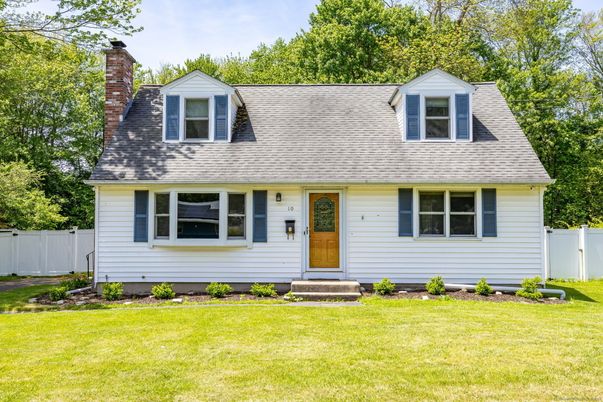 Exterior, Facade, Cape Cod