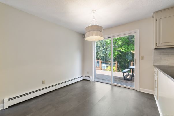 Empty room, Interior, Pendant Lights