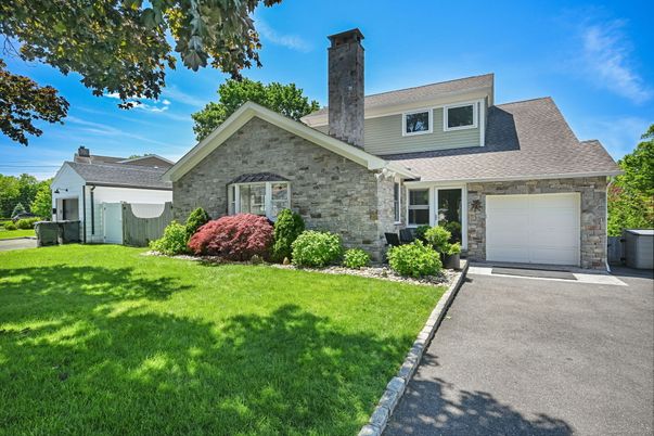 Attached, Exterior, Facade, Brick Facade, Cape Cod