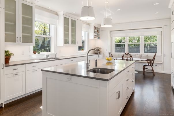 Dining room, Interior, Kitchen, Pendant Lights, Recessed Lighting, Wood Texture Flooring