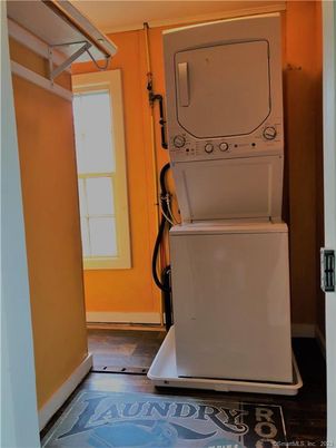 Interior, Utility Closets, Washer, Wood Texture Flooring