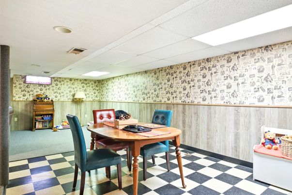 Dining room, Interior, Recessed Lighting